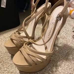 Chinese Laundry Nude tippy top heels